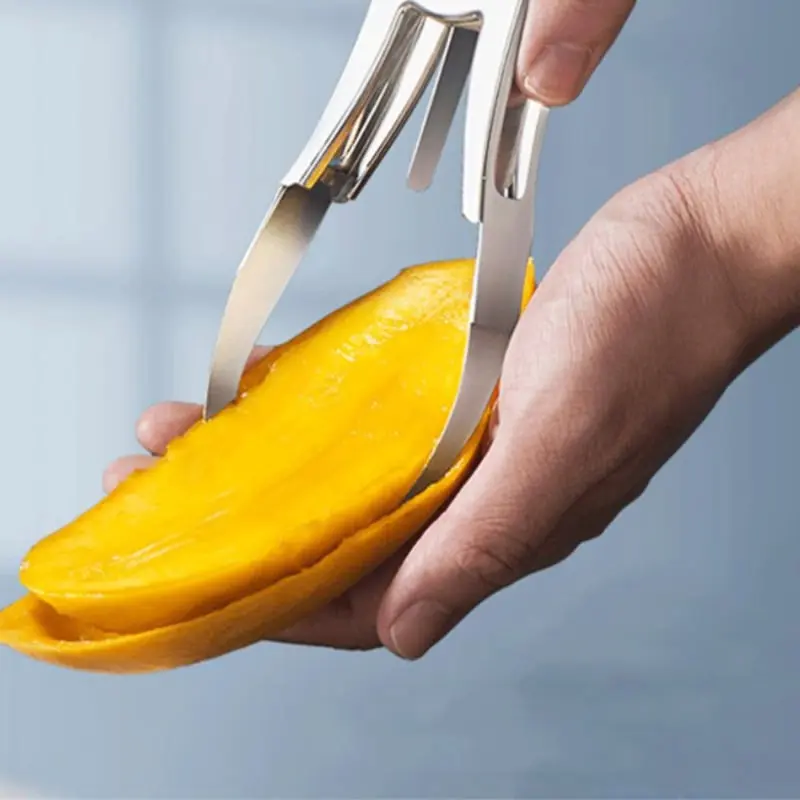 Mango slicer in action